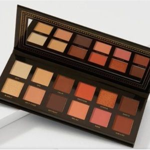 Ace Beaute ‘Serenity’ Eyeshadow Palette
